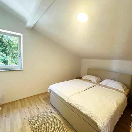 Blue View Oasis Apartman *