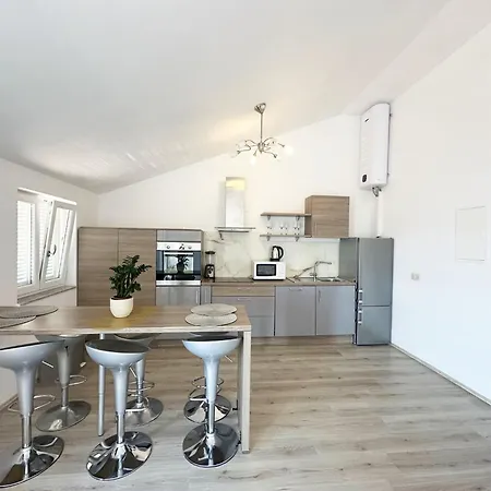 Blue View Oasis Apartman *